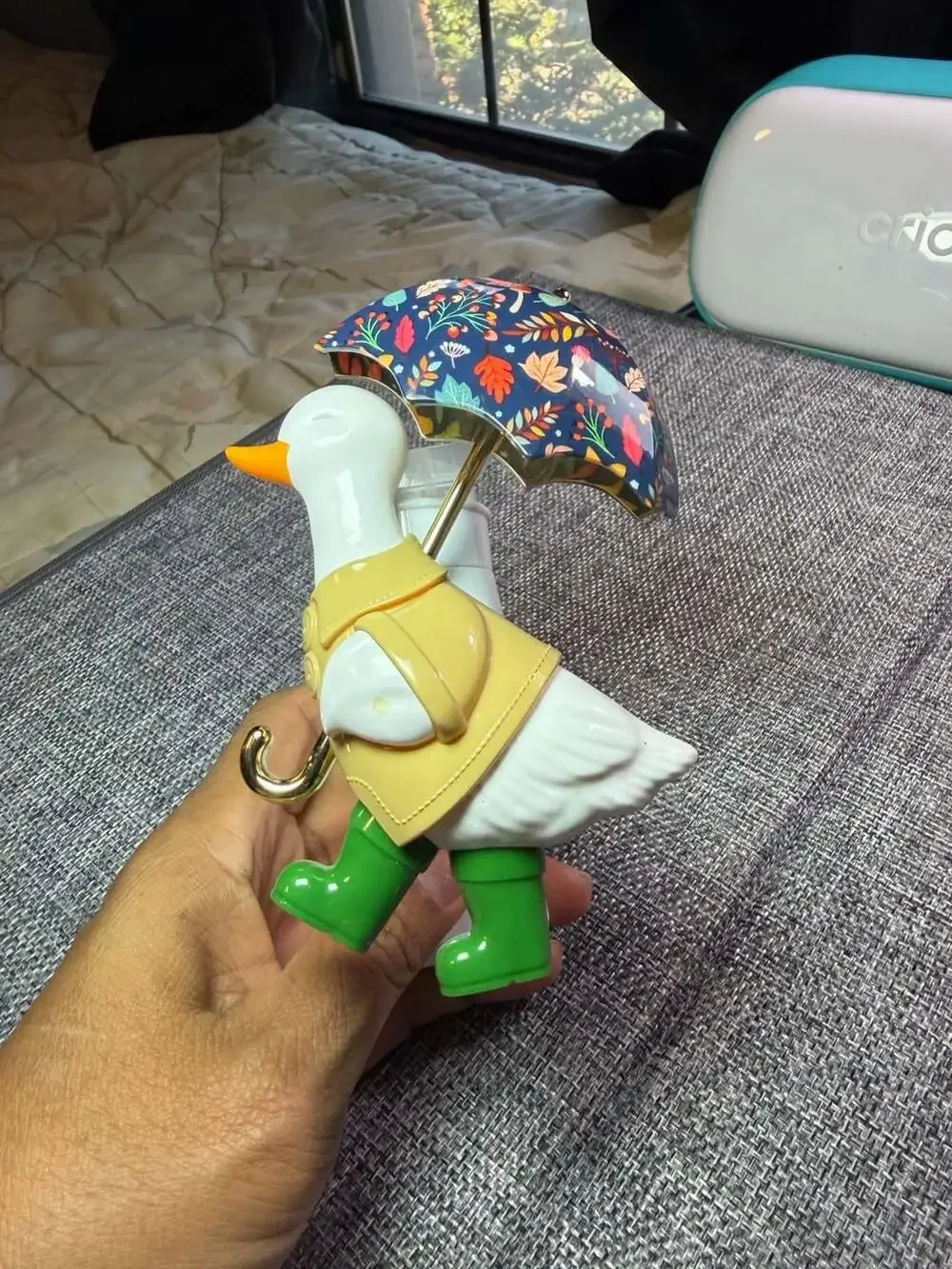 Bath & Body Works Wallflowers PlugIn Diffuser Silly Goose in Raincoat w/Umbrella